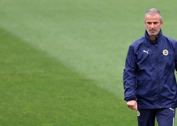 İsmail Kartal’dan flaş stoper kararı! İşte Fenerbahçe’nin Beşiktaş maçı 11’i