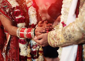 ‘Pes’ dedirten olay! Düğünde elektrik kesilince yanlış adamla evlendi…