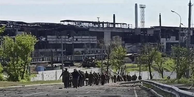 Rusya duyurdu: Azovstal çelik fabrikası büsbütün boşaltıldı