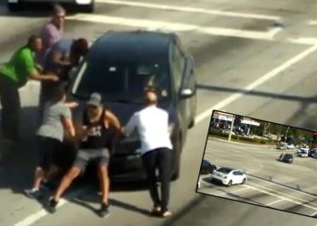 Toplumsal medyada viral oldu: Otomobil kullanırken kötüleşen bayanı bu türlü kurtardılar!