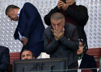 Trabzonspor Lideri Ahmet Ağaoğlu gözyaşlarını tutamadı!