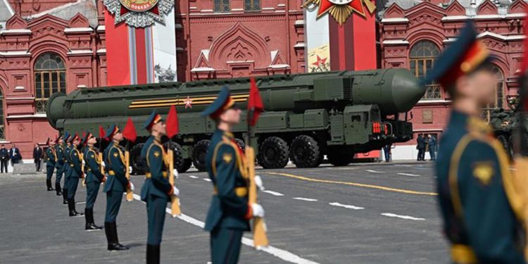 Zafer Günü provası gövde gösterisine dönüştü: Putin yeni ‘oyuncağıyla’ göz dağı verdi!