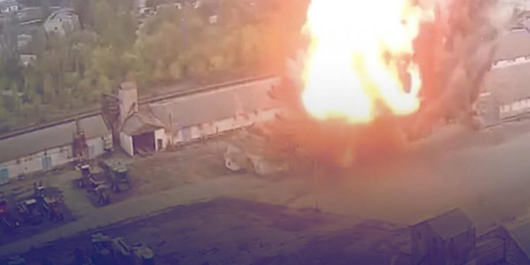 Zelenski açıkladı: Rusya Ukrayna’da kıtlığa sebep olmak için saldırıyor!