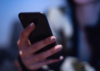 ABD’de bayanlar ortasında büyük panik! ‘Bu uygulamaları telefonunuzdan silin’