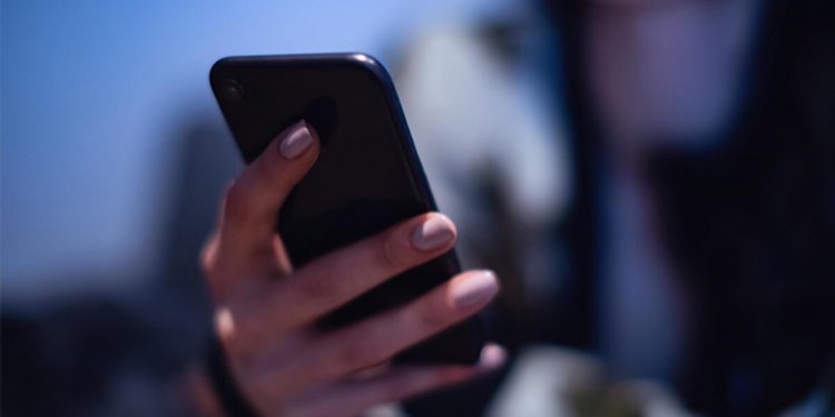 ABD’de bayanlar ortasında büyük panik! ‘Bu uygulamaları telefonunuzdan silin’