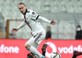 Domagoj Vida’nın menajerinden Beşiktaş’a mesaj!