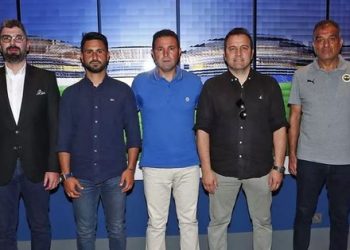 Fenerbahçe’de 3 isimle yollar ayrıldı!