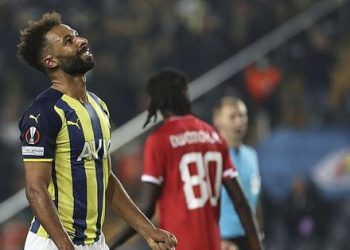 Fenerbahçe’de Nazım Sangare ameliyat oldu!