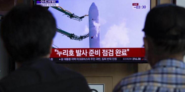 Güney Kore birinci yerli uzay roketi ‘Nuri’yi fırlattı