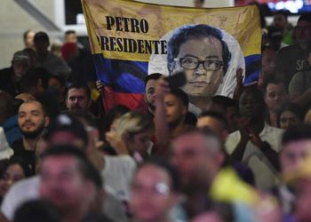 Gustavo Petro: Kolombiya’da cumhurbaşkanlığı seçimini solcu aday kazandı