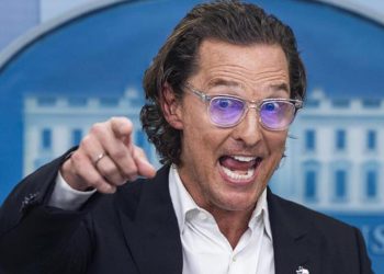 Hollywood yıldızı Matthew McConaughey’den Beyaz Saray’a kritik davet