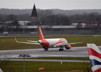 İngiltere’de havaalanı krizi sürüyor: Gatwick Havalimanı kâfi çalışan olmadığı için yazın uçuş sayısını azaltacak