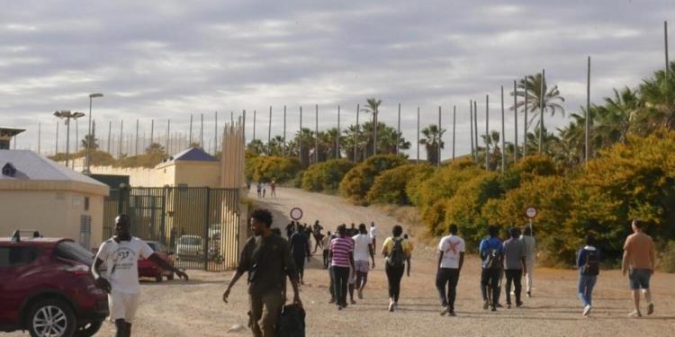 İspanya’ya Fas sonundan göçmen akını