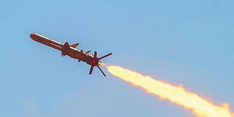 Karadeniz yeniden alevlendi: Ukrayna petrol platformunu vurdu