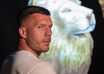 Lukas Podolski Galatasaray’ı ziyaret etti! “Gelecek sene dahi uygun olacak”