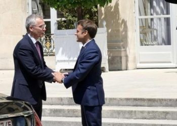 NATO Genel Sekreteri Stoltenberg, Macron ile görüştü