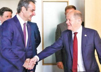 Nereye gitse ‘Mavi Vatan’ı şikâyet ediyor… Haritayı Scholz’a da gösterdi