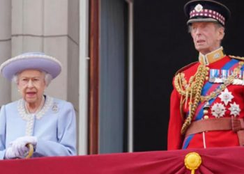 Rusya İngiltere ile dalga geçti! ‘Kraliçe’nin kutlaması için para buldular’