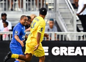 Son dakika spor haberleri: Roberto Carlos ile Ronaldinho’nun ekipleri All-Star maçında karşılaştı