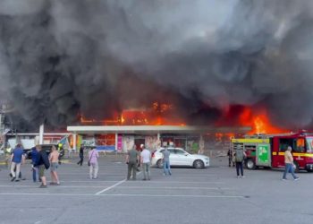Son dakika… Zelenski açıkladı: Rusya, Ukrayna’da bir AVM’yi vurdu!