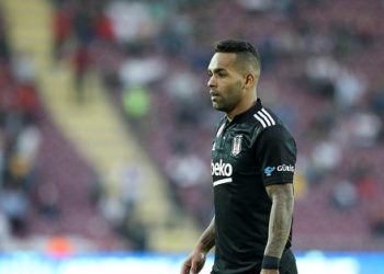 BEŞİKTAŞ TRANSFER HABERLERİ – Beşiktaş Alex Teixeira’nın kontratını feshedildi
