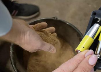 İklim krizine sıra dışı tahlil: Kumdan pil yaptılar!