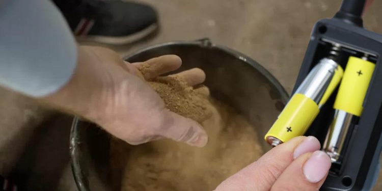 İklim krizine sıra dışı tahlil: Kumdan pil yaptılar!