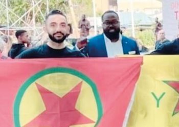 İsveç hükümetini panikleten poz: PKK/YPG destekçisi vekilleri uyardılar