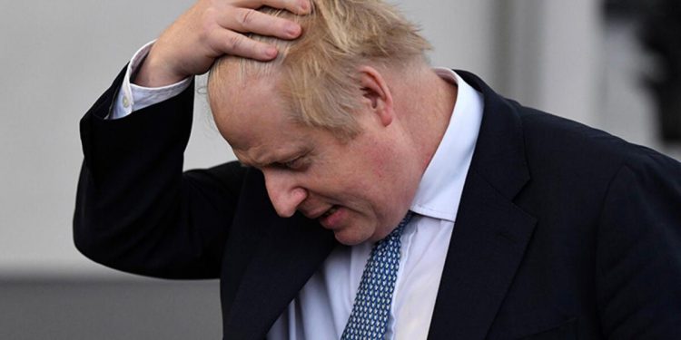 Son dakika… İngiltere’de siyasi zelzele sürüyor! Ve johnson istifa kararı aldı