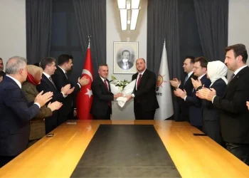 AK Parti MKYK’da bölüm teslim