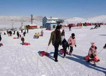Van’da Abalı Kayak Merkezi Sezonu Açtı