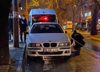 Bursa’da Otomobile Ateş Eden Şahıs Mezarlıkta Yakalandı