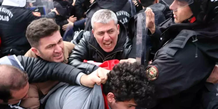 Kayseri’de Yasadışı Aksiyonlara Katılan 31 Kuşkulu Gözaltına Alındı