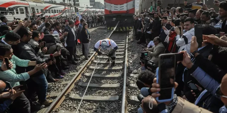 Oruçlu haliyle 279 tonluk treni çekti
