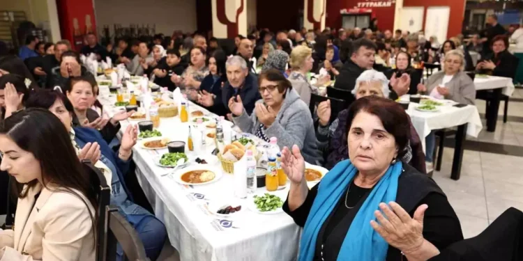 Sultangazi Belediyesi’nin Ramazan İftar Sofraları Balkanlara Taşındı