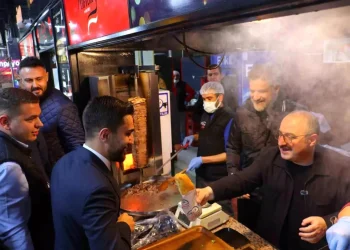 Varank Gençlerle Sahurda Buluştu