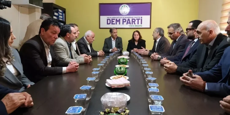 AK Parti’den DEM Parti’ye Ziyaret