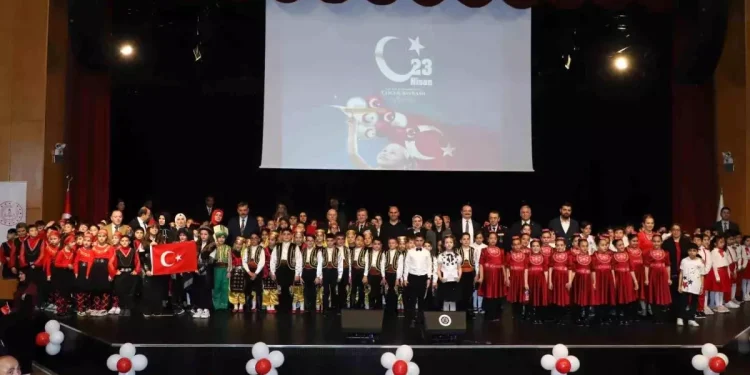 Atatürk Üniversitesi’nde 23 Nisan coşkusu