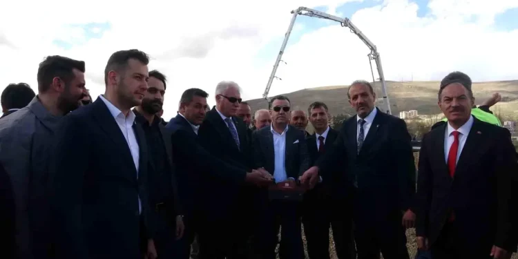 Bayburt’ta Yeni Atlı Cirit Sahasının Temeli Atıldı