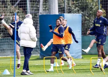 Fenerbahçe, Sivasspor Maçına Hazırlanıyor