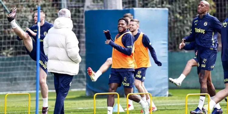 Fenerbahçe, Sivasspor Maçına Hazırlanıyor