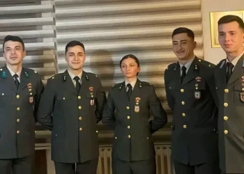 İhraç edilen teğmenler davaları kazanamazsa 500 bin lira tazminat ödeyecek