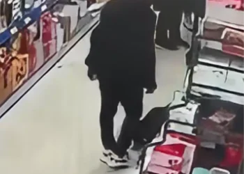 Market Hırsızı Ayakkabı Değiştirdi