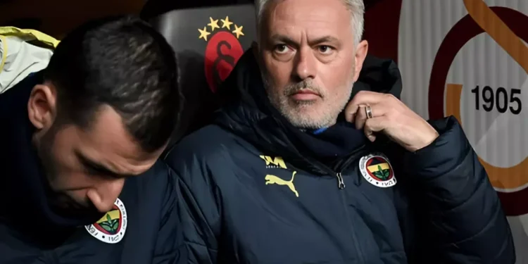 Mourinho Fenerbahçe’den ayrılabilir