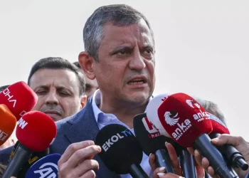 Özel’den dikkat çeken kapalı zarf çağrısı: Suç işlemeyen korkmasın