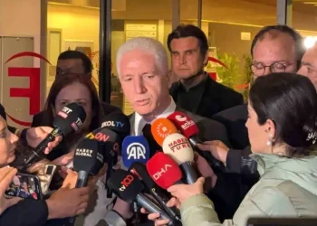 Sırrı Süreyya Başkan Ameliyatta