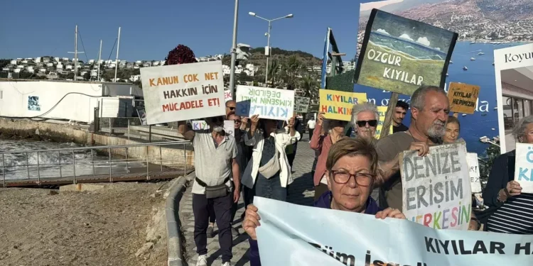 Bodrum’da Kaçak İskelelere Protesto