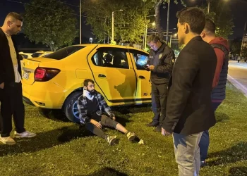 Bursa’da Taksi ve Otomobil Çarpıştı: 7 Yaralı