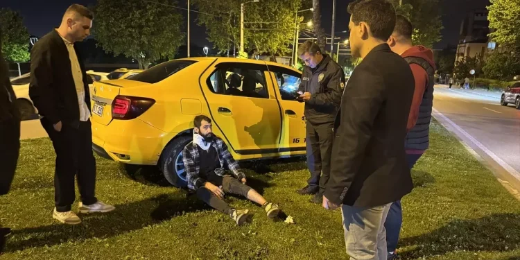 Bursa’da Taksi ve Otomobil Çarpıştı: 7 Yaralı