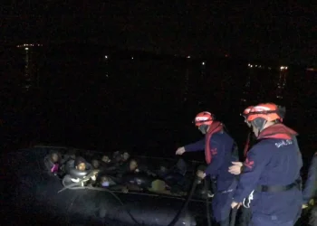 Çeşme Açıklarında 48 Düzensiz Göçmen Yakalandı